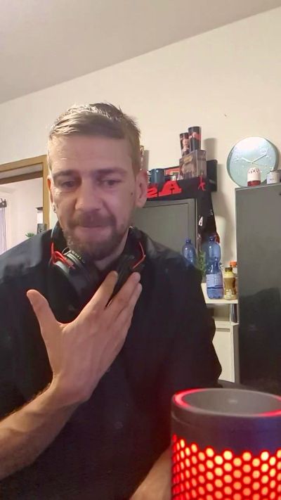 Lienlingsidiot live cam on Cam4