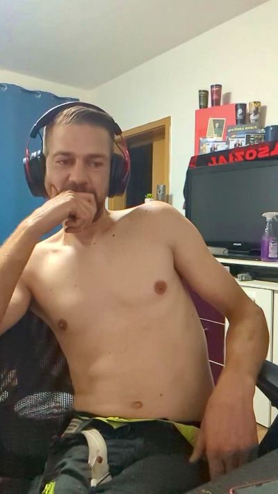 Lienlingsidiot live cam on Cam4