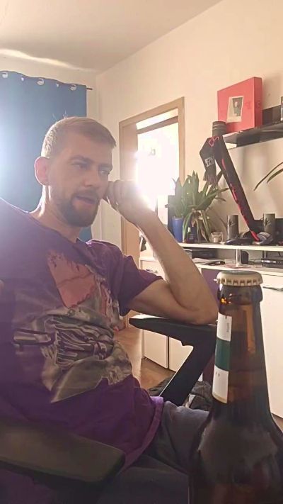 Lienlingsidiot live cam on Cam4