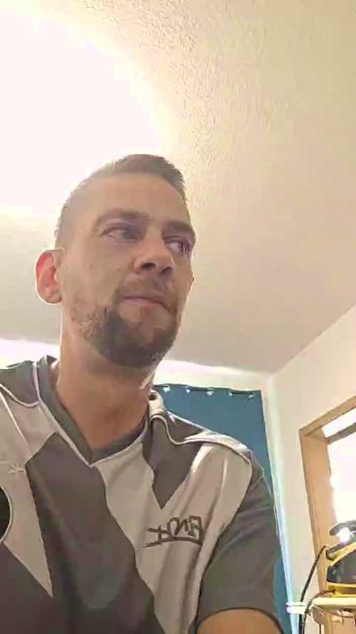 Lienlingsidiot live cam on Cam4