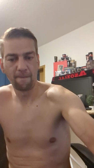 Lienlingsidiot live cam on Cam4