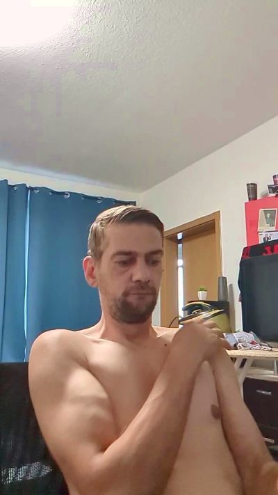 Lienlingsidiot live cam on Cam4