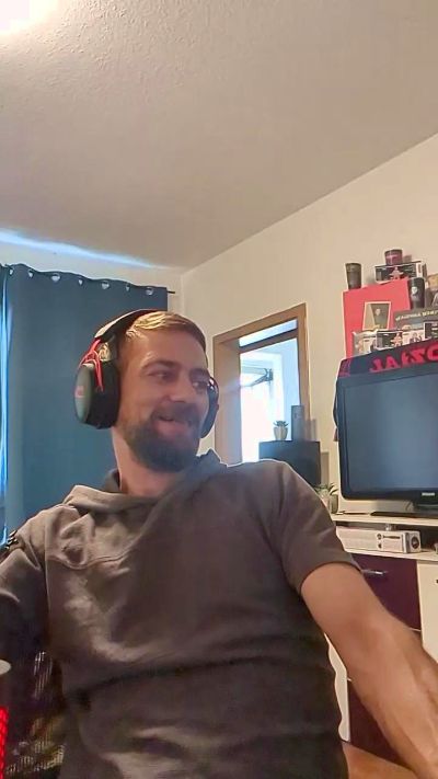 Lienlingsidiot live cam on Cam4