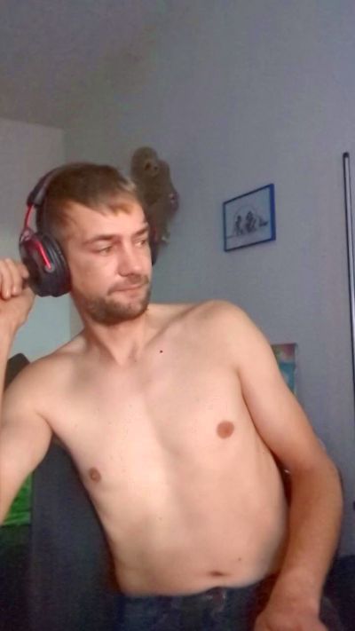 Lienlingsidiot live cam on Cam4