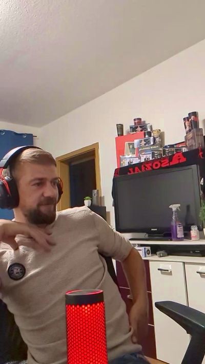 Lienlingsidiot live cam on Cam4