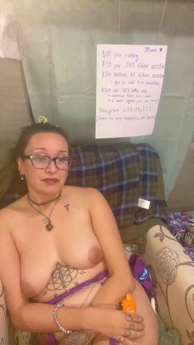 LilKitty777 live female webcam from United States