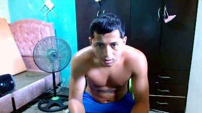 Lil_condor_bby1 live cam on Cam4