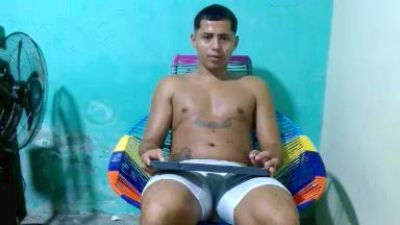 Lil_condor_bby1 live cam on Cam4