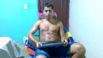 Lil_condor_bby1 live cam on Cam4