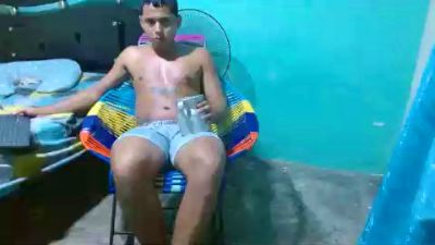 Lil_condor_bby1 live cam on Cam4