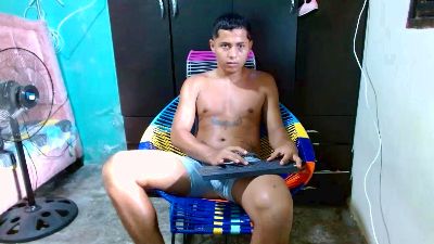 Lil_condor_bby1 live cam on Cam4