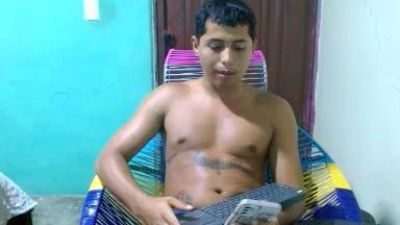 Lil_condor_bby1 live cam on Cam4