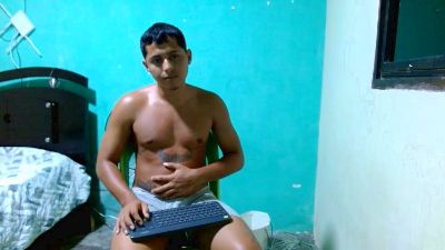 Lil_condor_bby1 live cam on Cam4