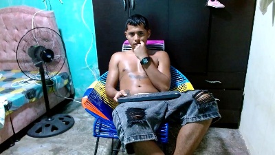 Lil_condor_bby1 live cam on Cam4