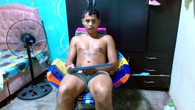 Lil_condor_bby1 live cam on Cam4