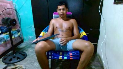 Lil_condor_bby1 live cam on Cam4