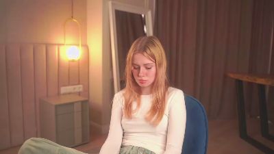 LiliFaulknen live cam on Cam4