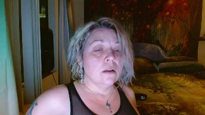 LiliSkyDancer live female webcam from United States