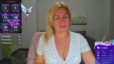 Lili_Crossi live cam on Cam4