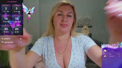 Lili_Crossi live cam on Cam4