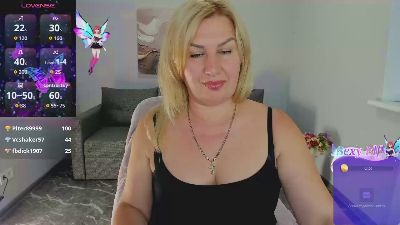 Lili_Crossi live cam on Cam4