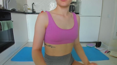 Lili_yoga live cam on Cam4