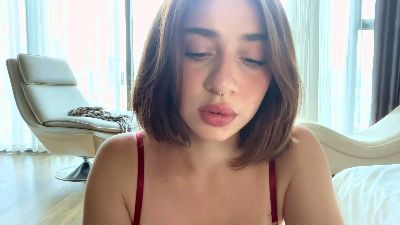 LilianHathaway live cam on Cam4