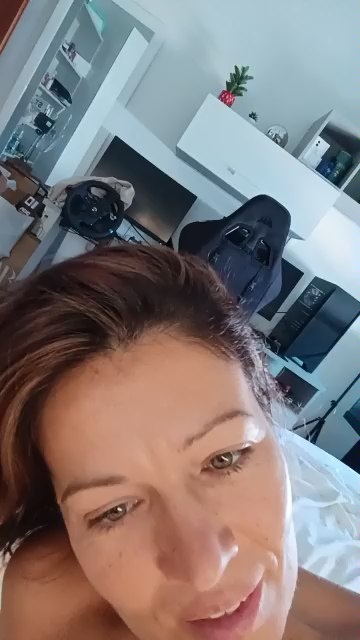 Liliana1980 live cam on Cam4