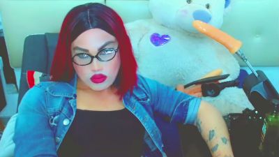 LilieRousse live cam on Cam4