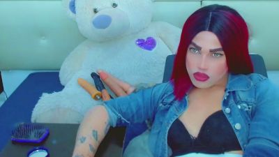 LilieRousse live cam on Cam4