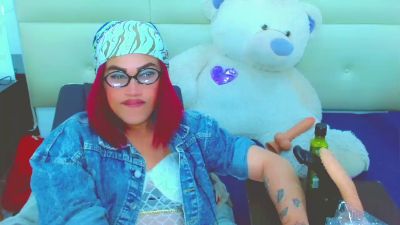 LilieRousse live cam on Cam4