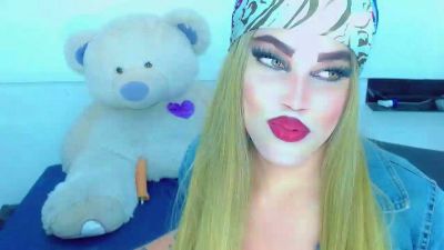 LilieRousse live cam on Cam4