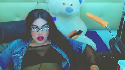 LilieRousse live cam on Cam4