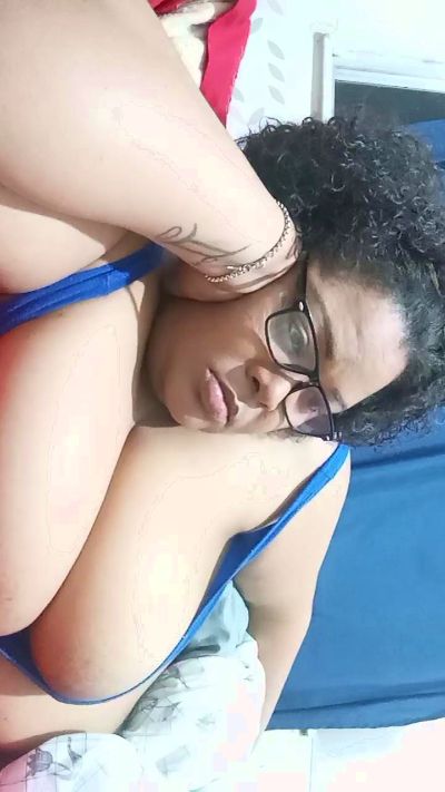 Lilith826 live cam on Cam4