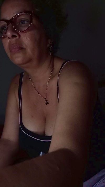 Lility13 live cam on Cam4