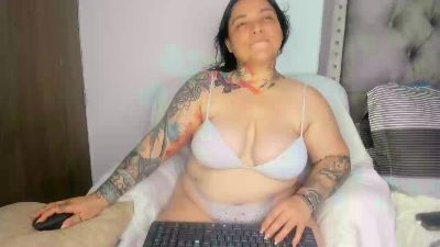 Lillebbw live cam on Cam4