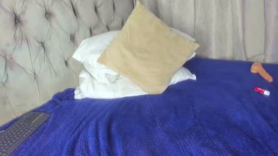 Lillebbw live cam on Cam4