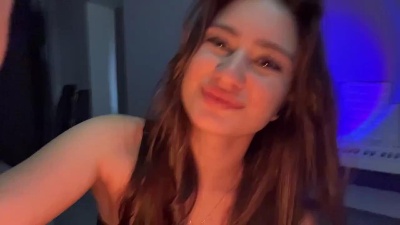 LilliOgden live cam on Cam4