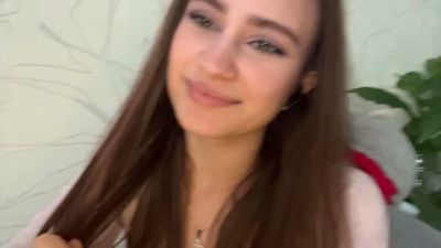 LilliOgden live cam on Cam4