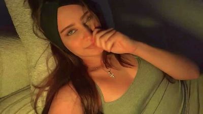 LilliOgden live cam on Cam4