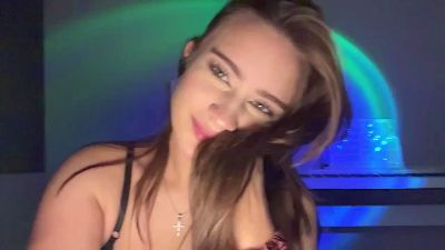 LilliOgden live cam on Cam4