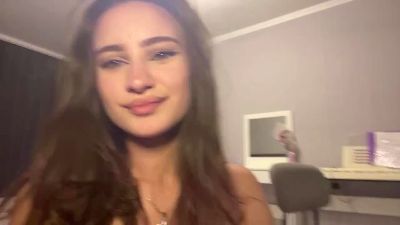 LilliOgden live cam on Cam4