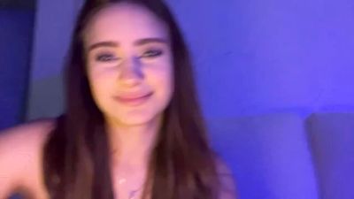 LilliOgden live cam on Cam4