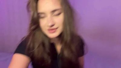 LilliOgden live cam on Cam4