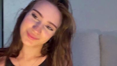 LilliOgden live cam on Cam4