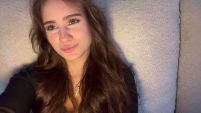 LilliOgden live cam on Cam4