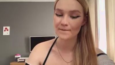 LilliamToo live cam on Cam4