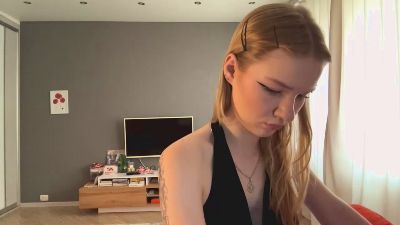 LilliamToo live cam on Cam4