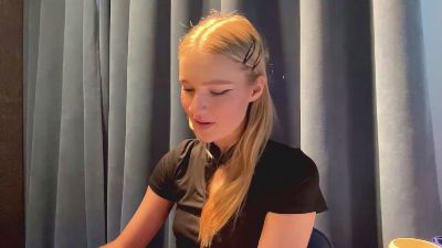 LilliamToo live cam on Cam4