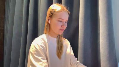 LilliamToo live cam on Cam4